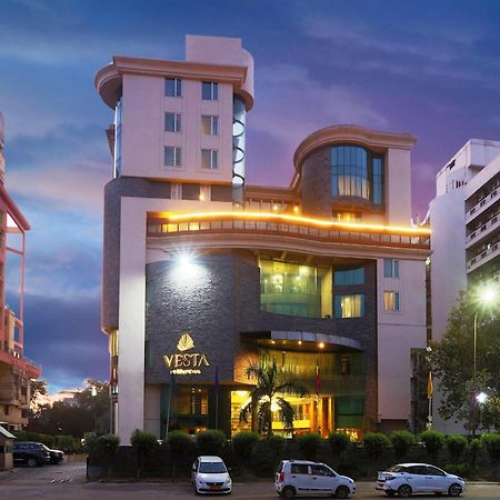 Vesta International Hotel Джайпур Екстериор снимка