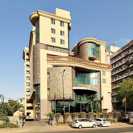 Vesta International Hotel Джайпур Екстериор снимка