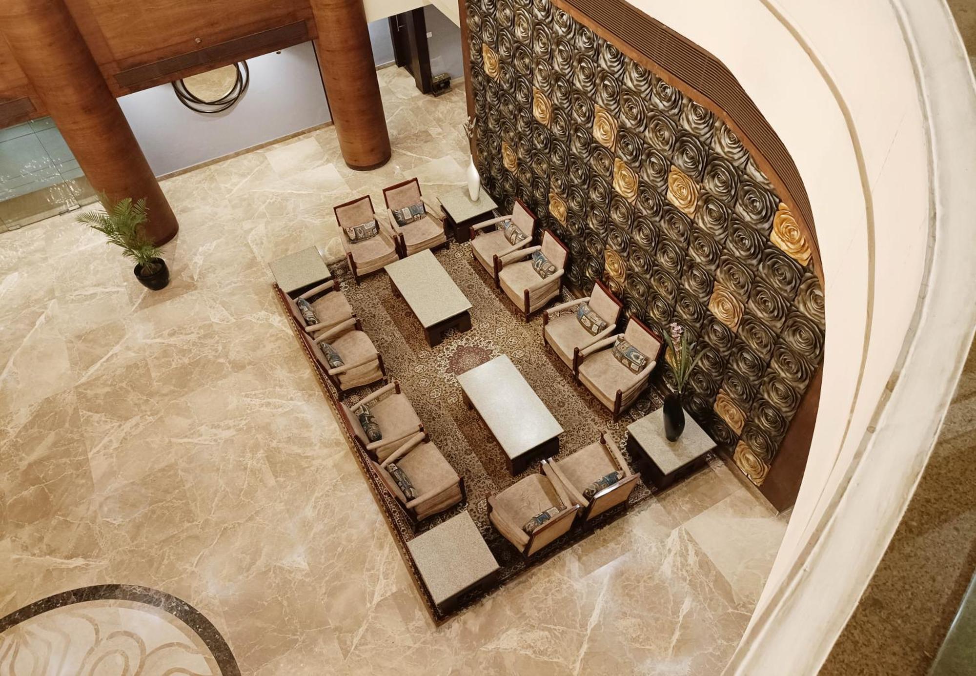 Vesta International Hotel Джайпур Екстериор снимка
