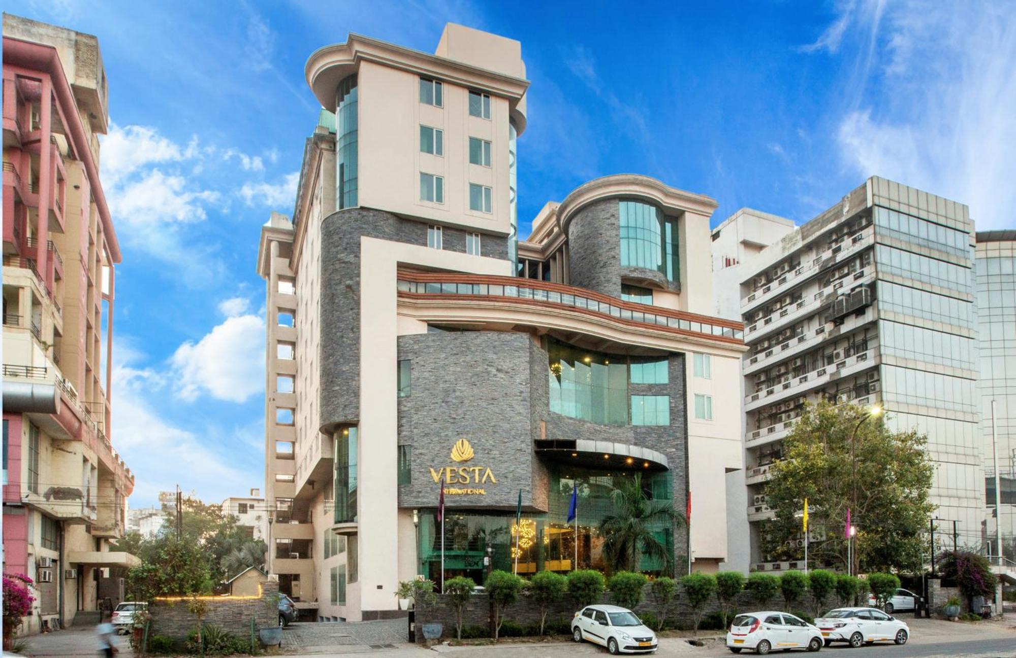 Vesta International Hotel Джайпур Екстериор снимка