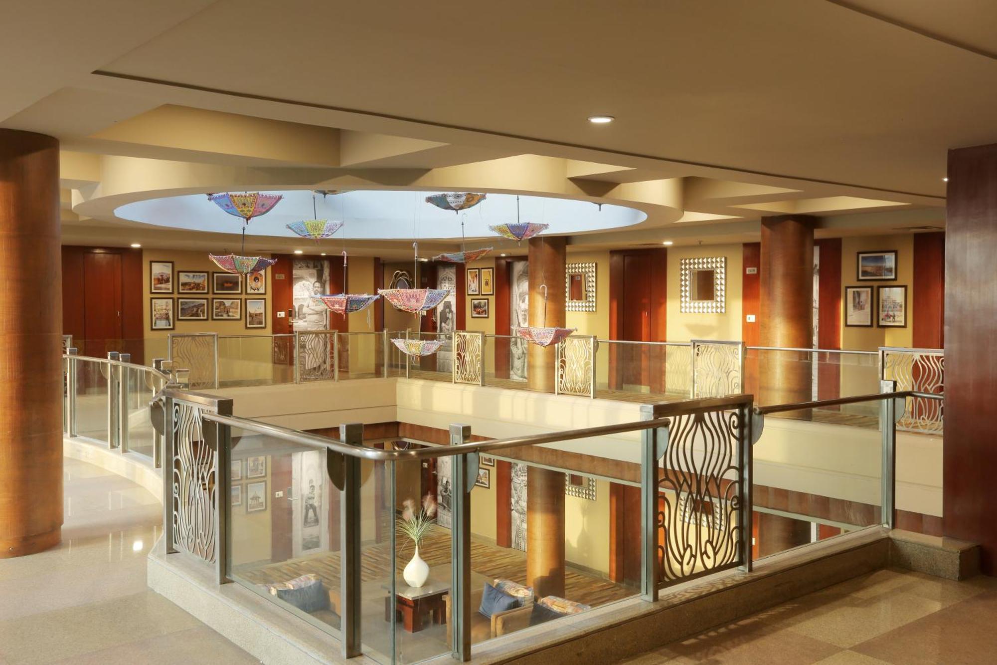 Vesta International Hotel Джайпур Екстериор снимка