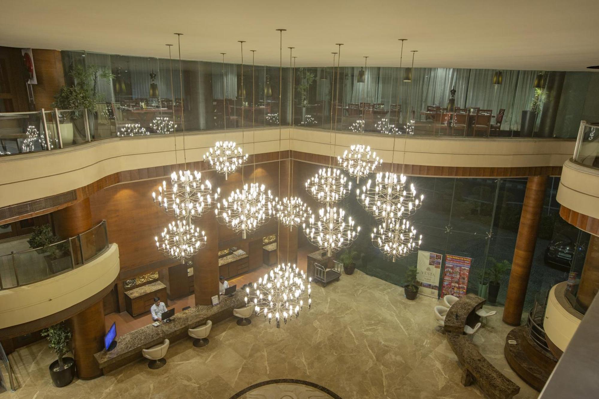 Vesta International Hotel Джайпур Екстериор снимка