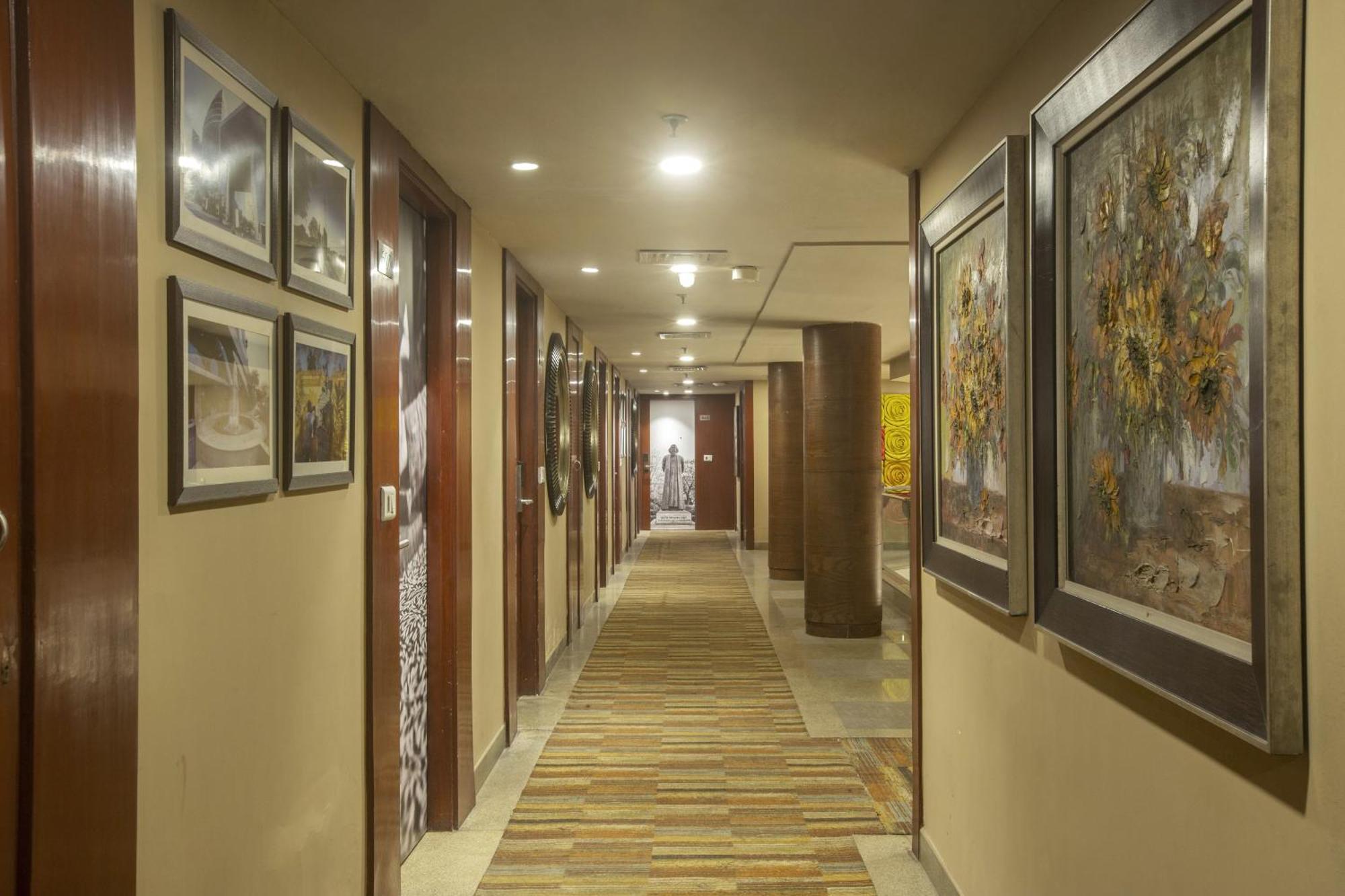 Vesta International Hotel Джайпур Екстериор снимка