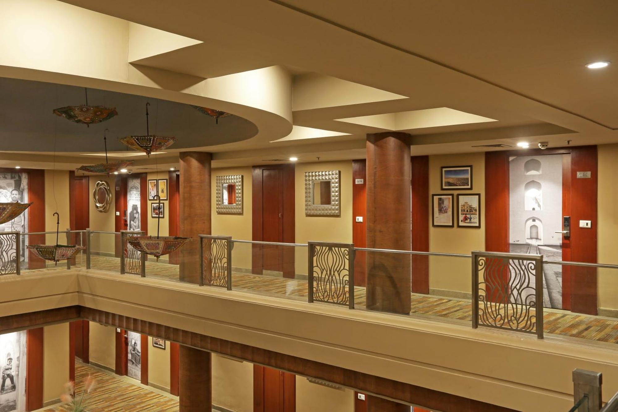 Vesta International Hotel Джайпур Екстериор снимка