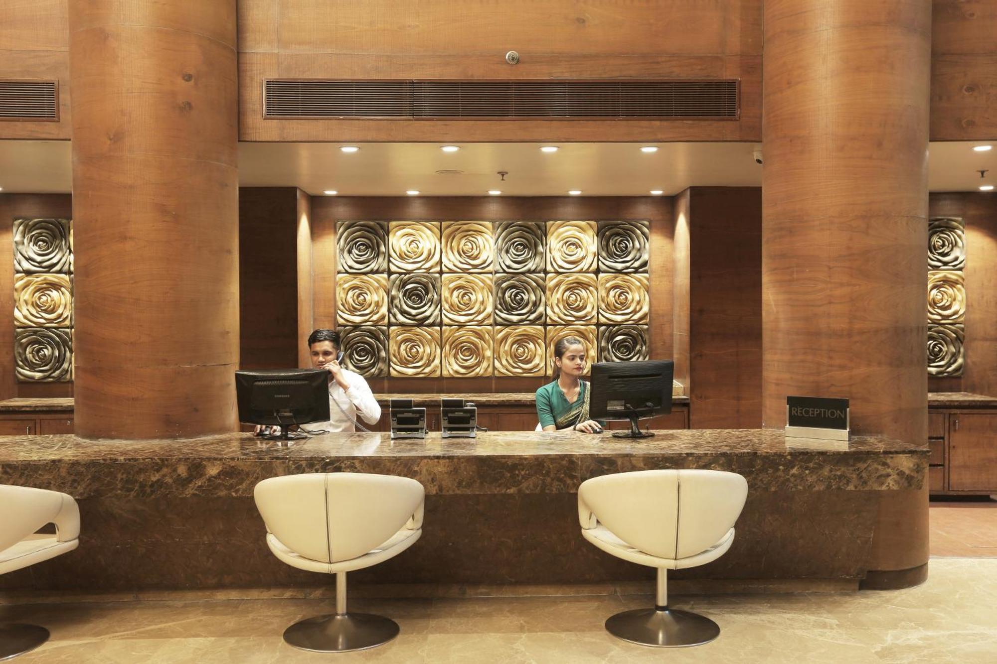 Vesta International Hotel Джайпур Екстериор снимка