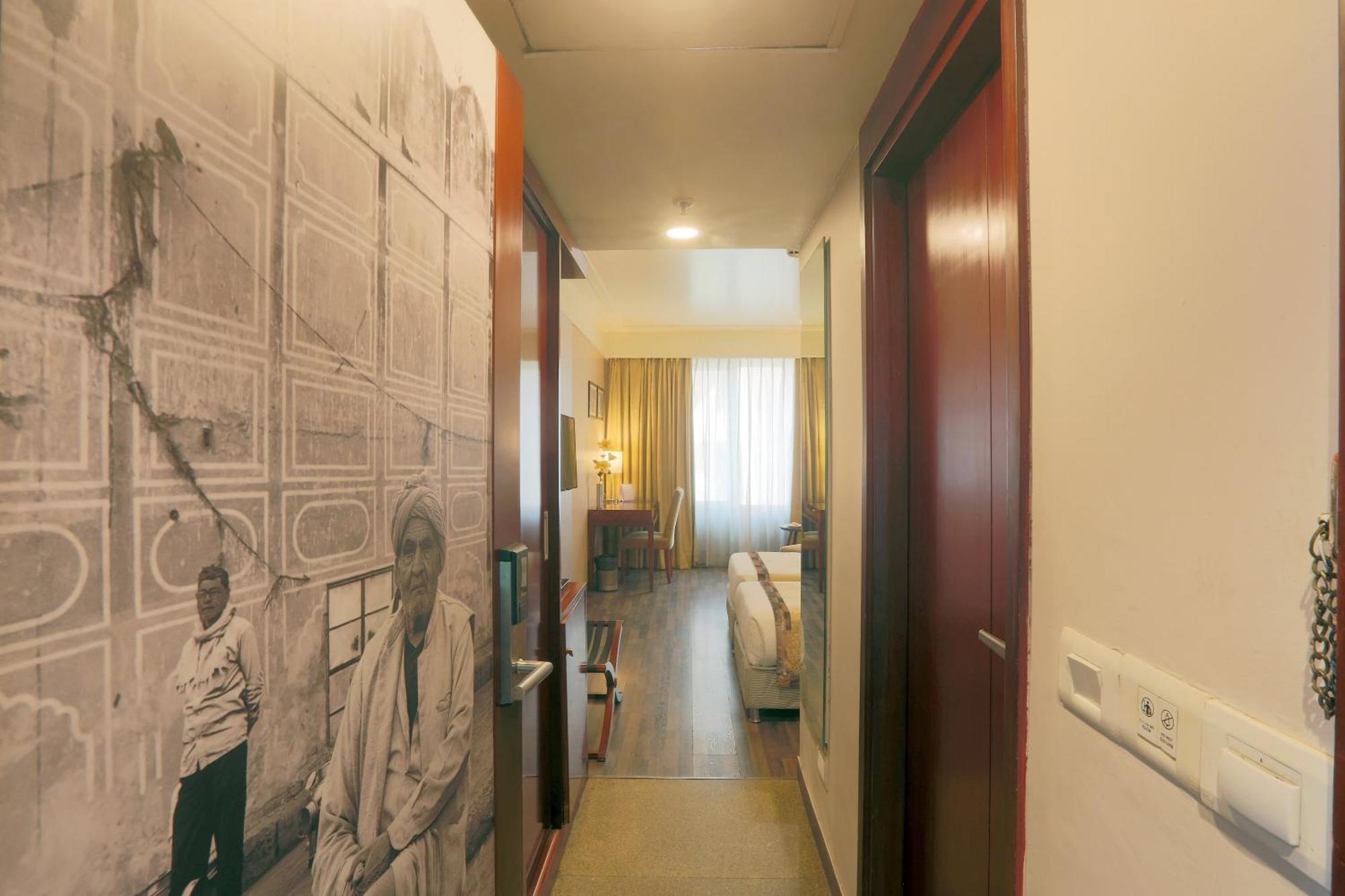 Vesta International Hotel Джайпур Екстериор снимка