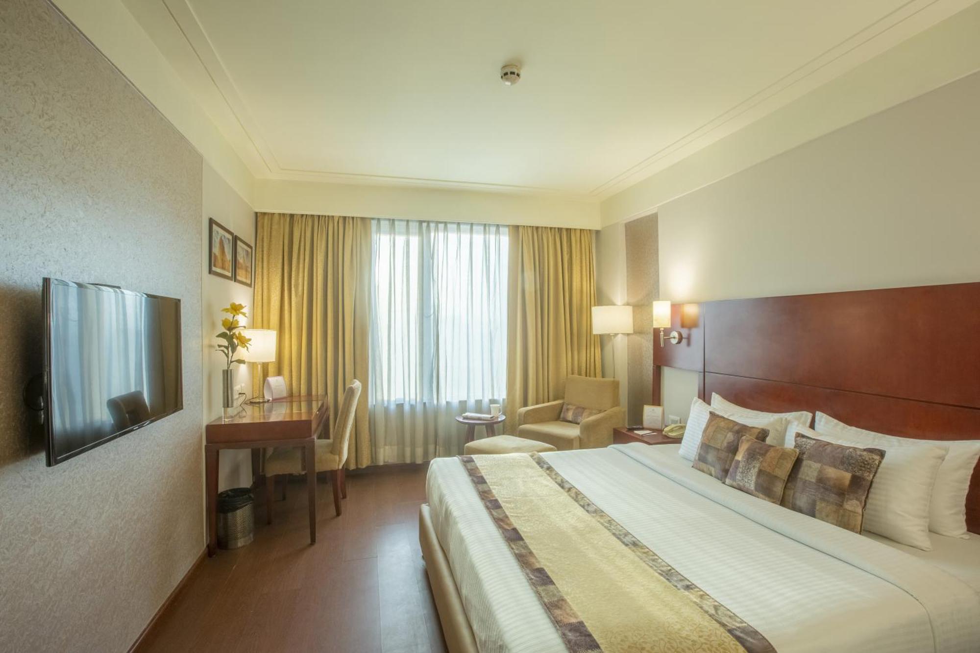 Vesta International Hotel Джайпур Екстериор снимка