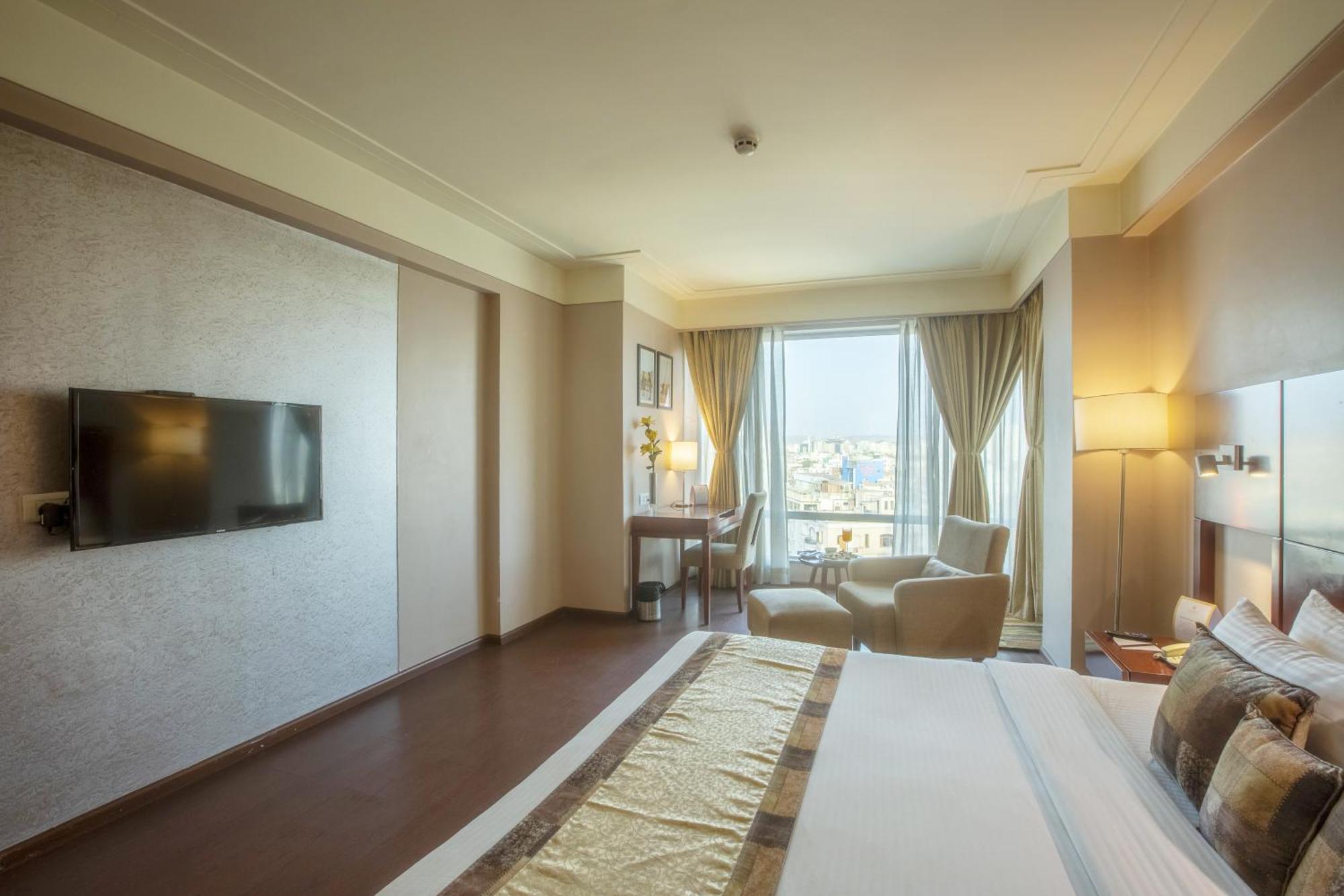 Vesta International Hotel Джайпур Екстериор снимка
