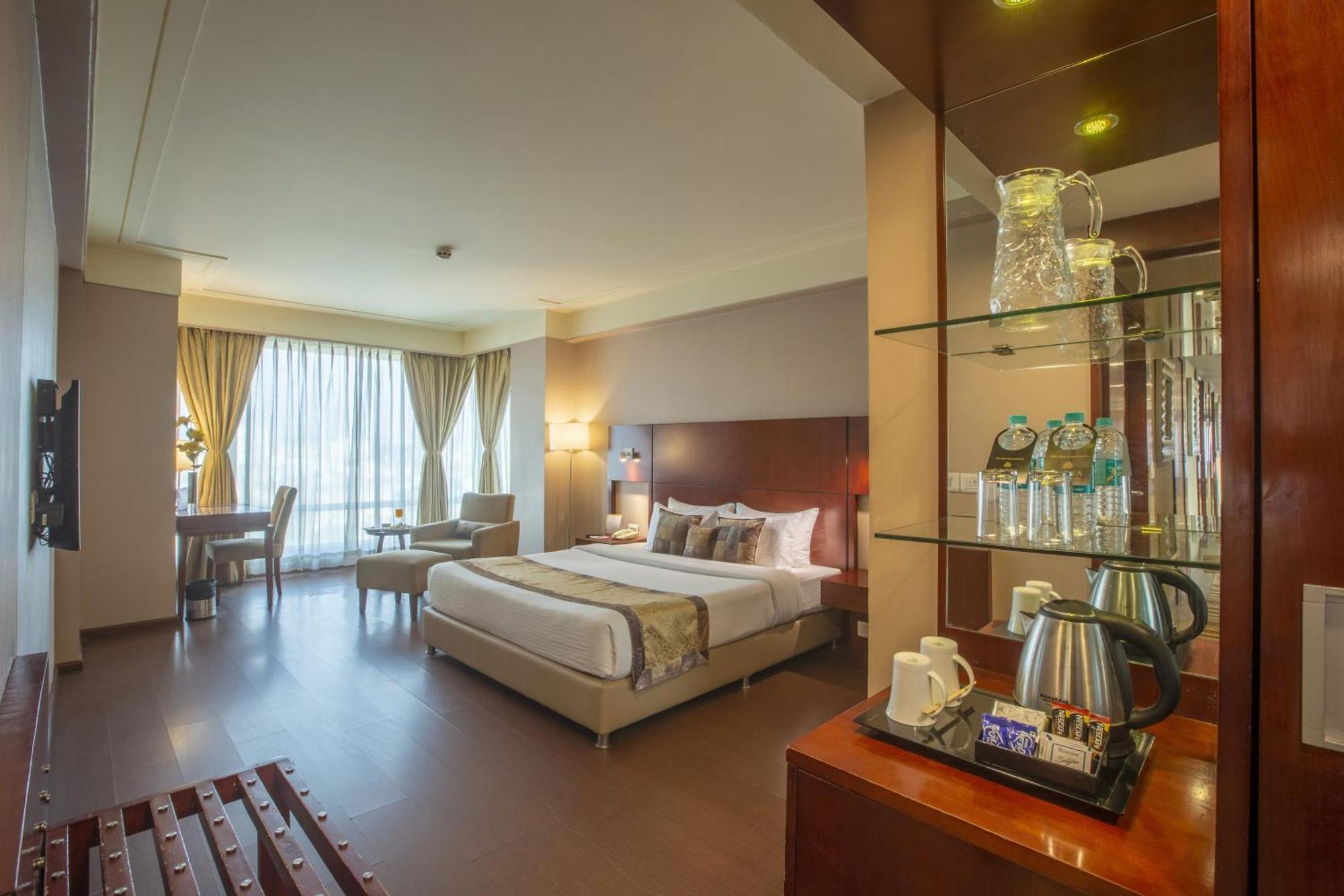 Vesta International Hotel Джайпур Екстериор снимка