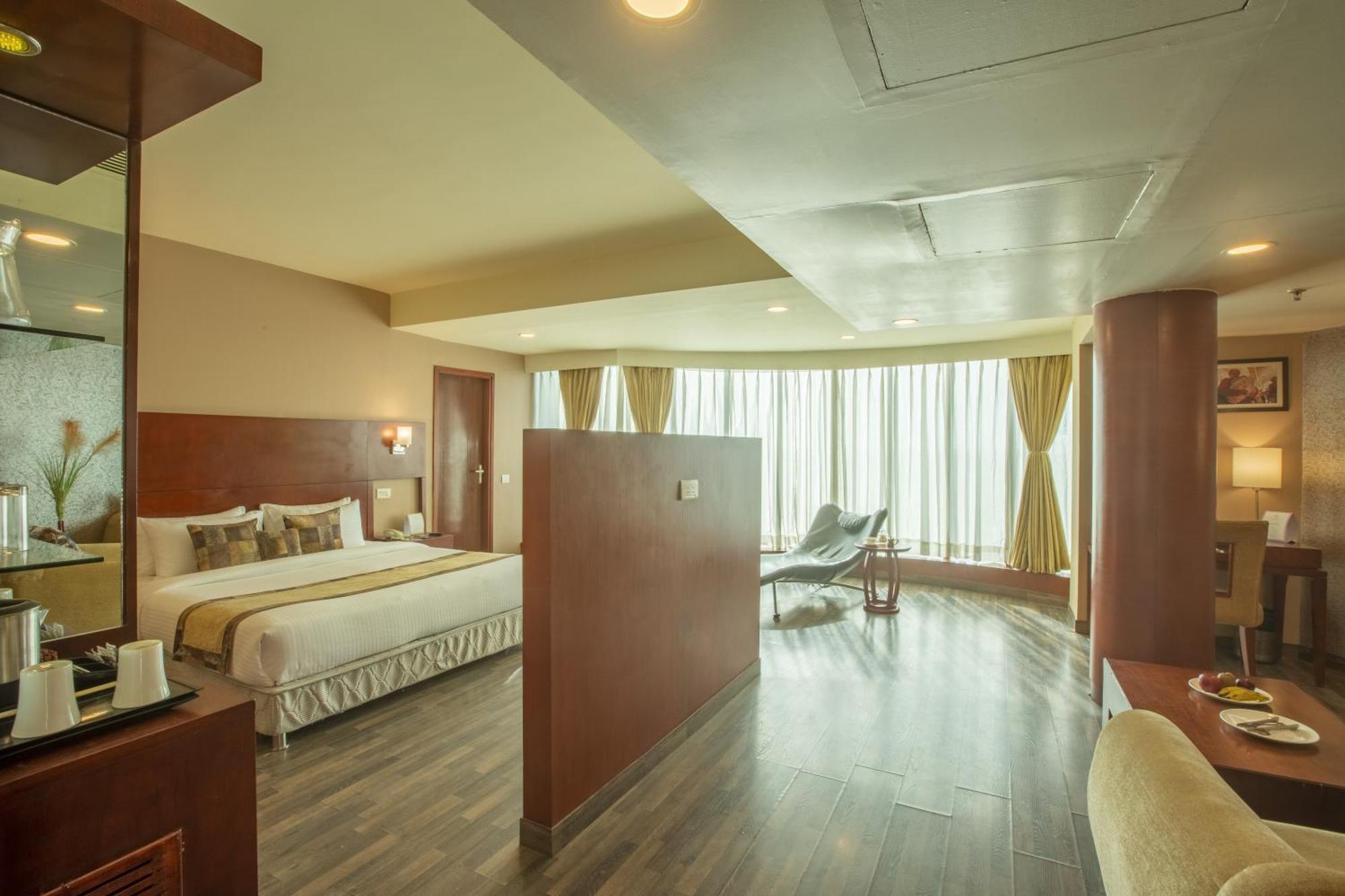 Vesta International Hotel Джайпур Екстериор снимка
