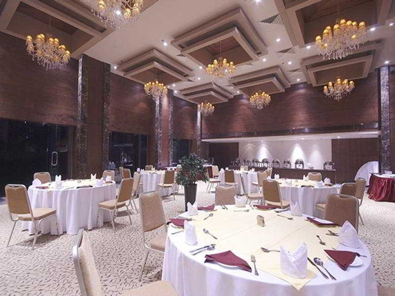 Vesta International Hotel Джайпур Екстериор снимка