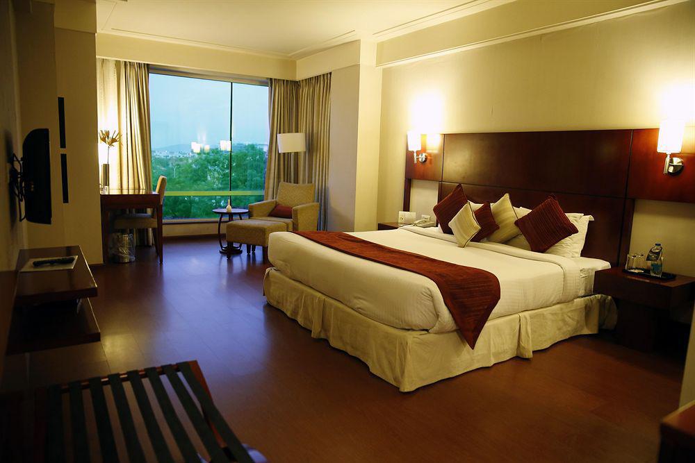 Vesta International Hotel Джайпур Екстериор снимка